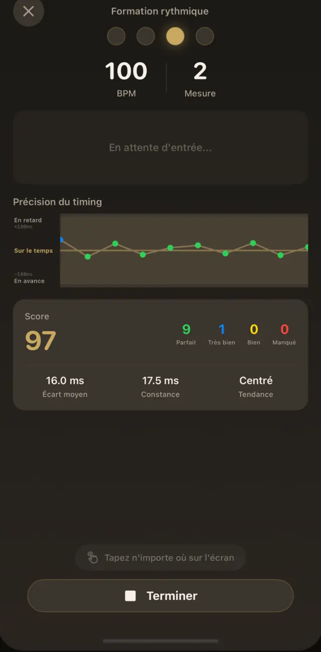 Écran d'entraînement rythmique : graphique de précision du timing, score, écart moyen de 16,0 ms et constance de 17,5 ms